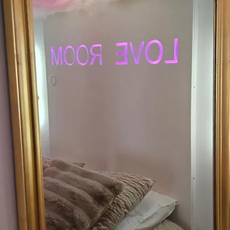 Loveroom By Limousinelyonnaise Apartmán Rive-de-Gier